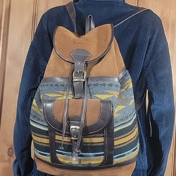 Handmade Leather & Wool Backpack - Picture 2 of 14